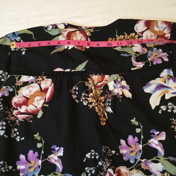 Cute Floral Baby Doll Blouse Crew Neck Keyhole Tie Closure Ladies Size Large - Picture 8 of 9